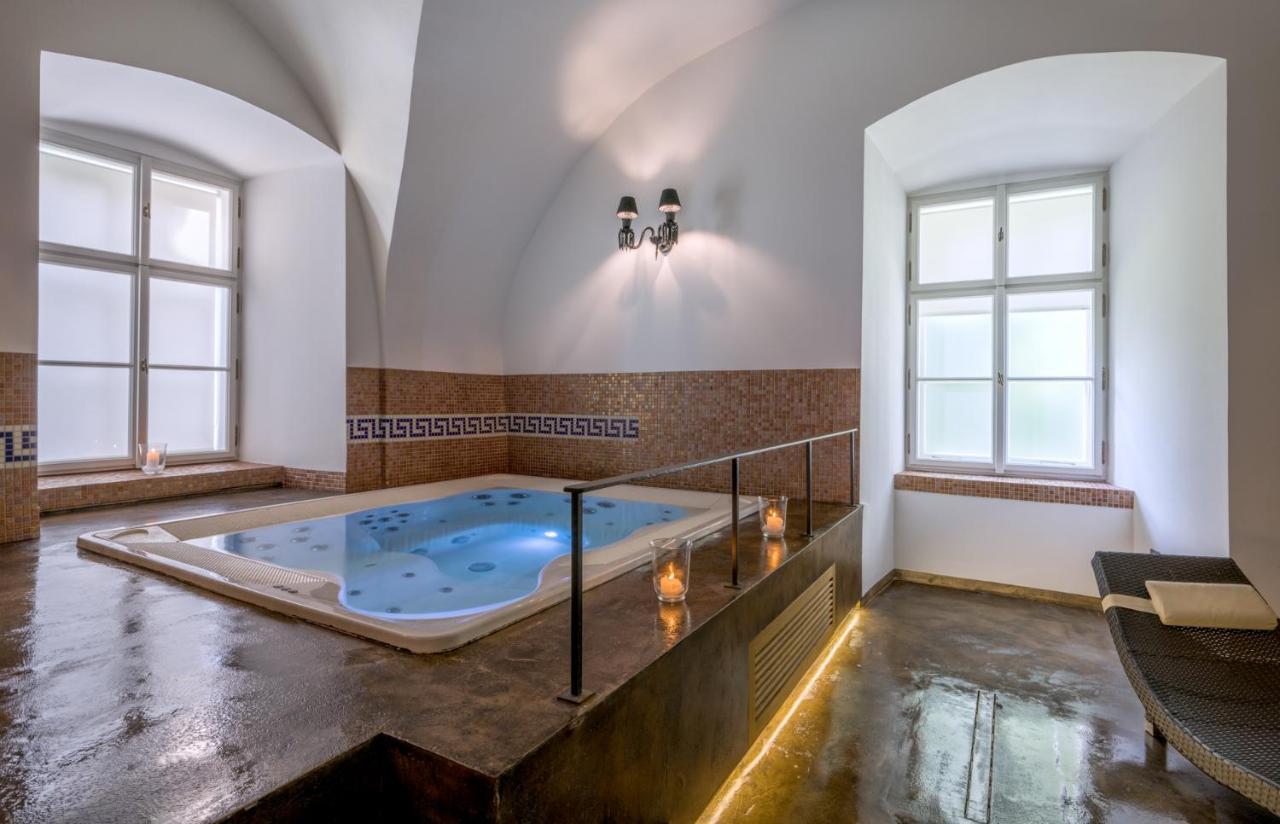 Zamek Ratmerice - Hotel & Resort Bagian luar foto