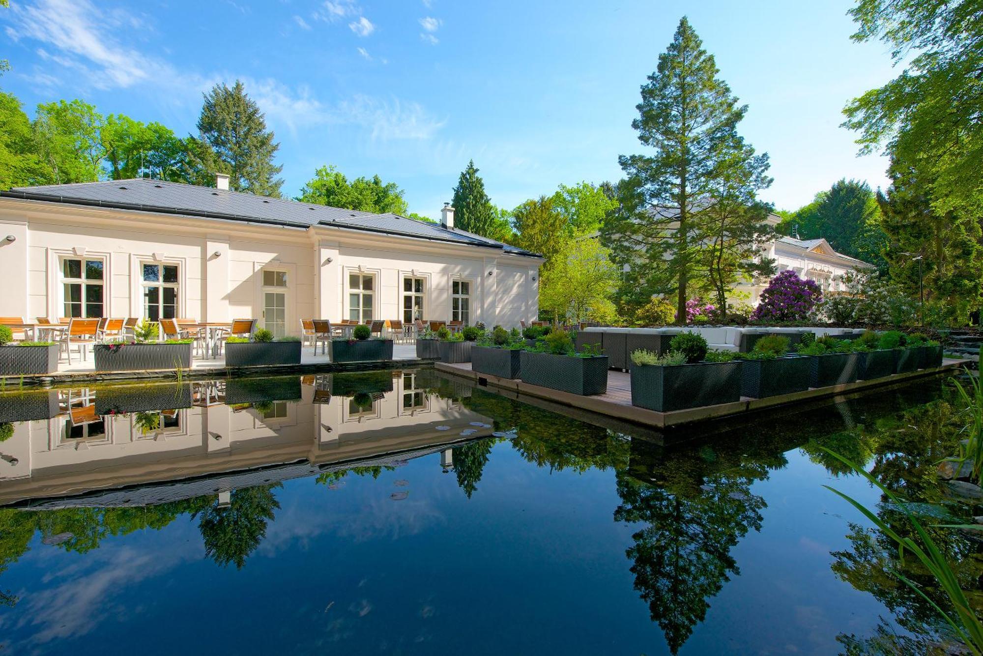 Zamek Ratmerice - Hotel & Resort Bagian luar foto