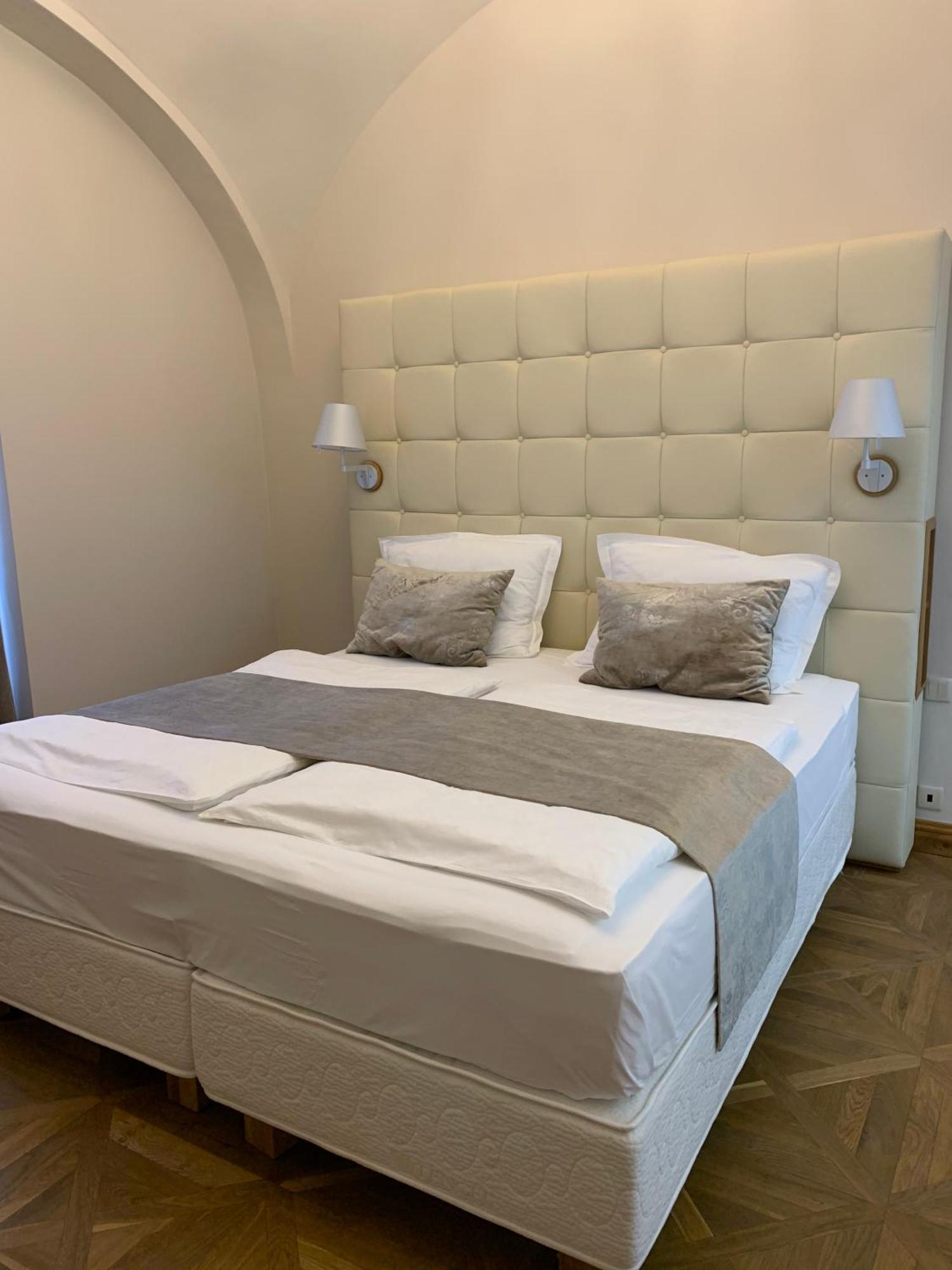 Zamek Ratmerice - Hotel & Resort Bagian luar foto