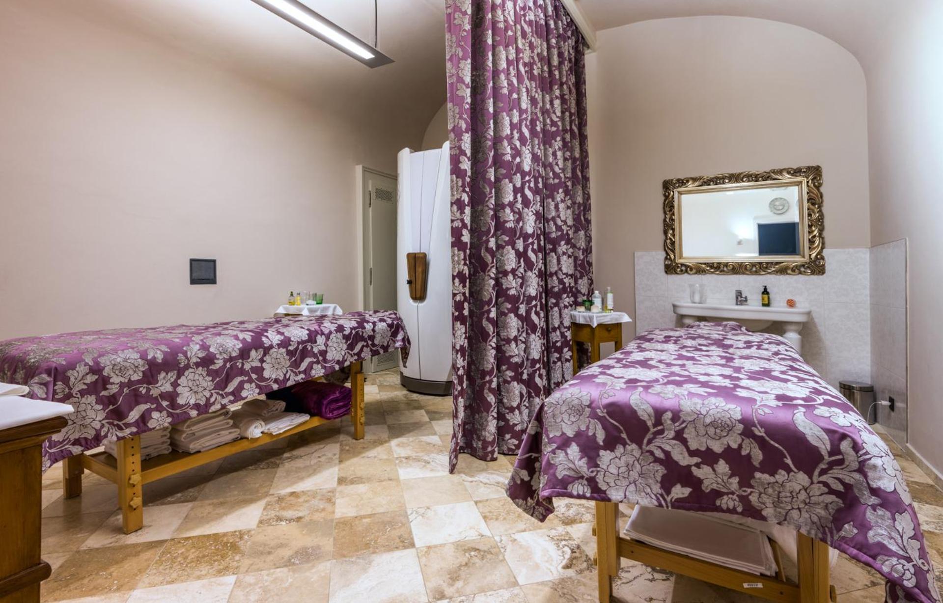 Zamek Ratmerice - Hotel & Resort Bagian luar foto