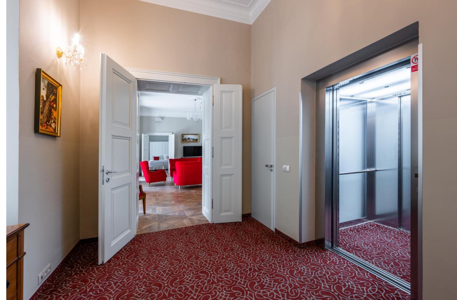 Zamek Ratmerice - Hotel & Resort Bagian luar foto