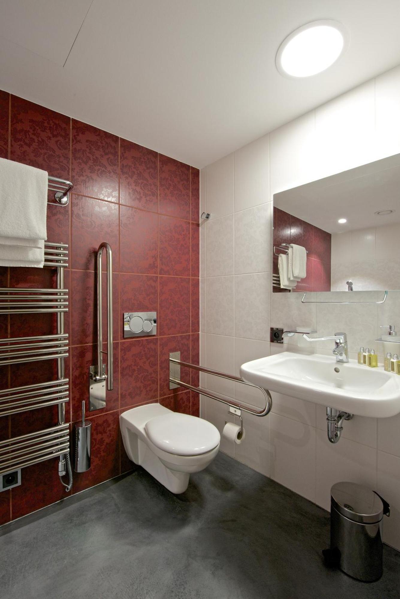 Zamek Ratmerice - Hotel & Resort Bagian luar foto