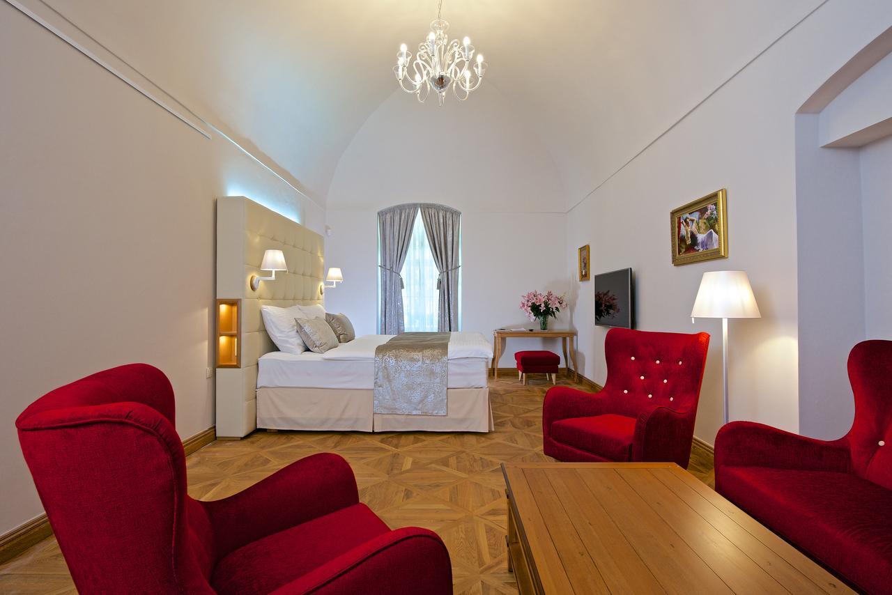 Zamek Ratmerice - Hotel & Resort Bagian luar foto