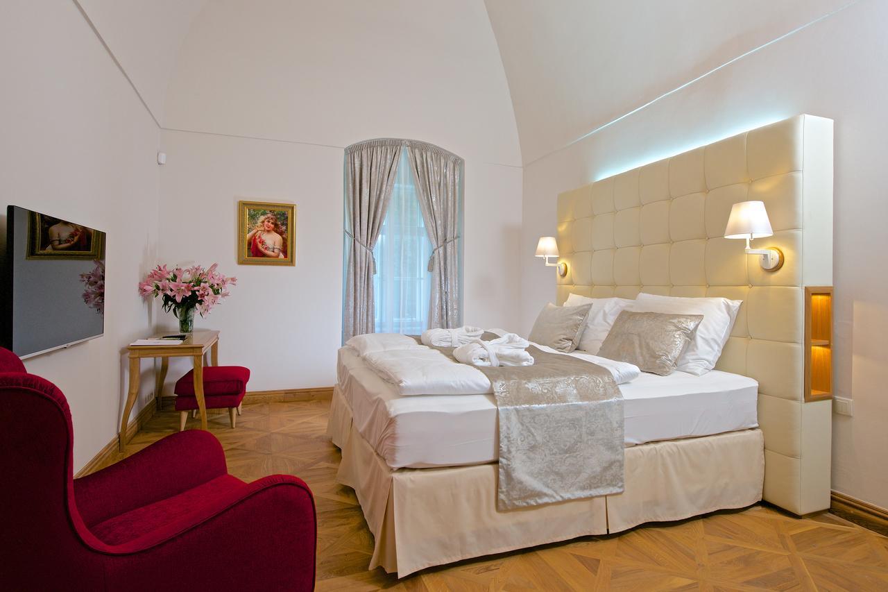 Zamek Ratmerice - Hotel & Resort Bagian luar foto