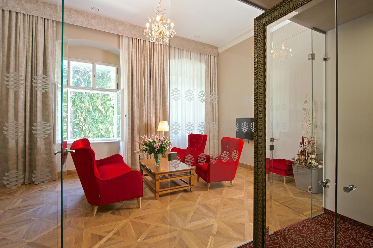 Zamek Ratmerice - Hotel & Resort Bagian luar foto