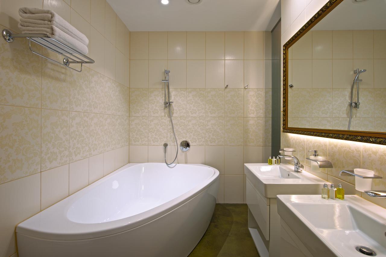Zamek Ratmerice - Hotel & Resort Bagian luar foto