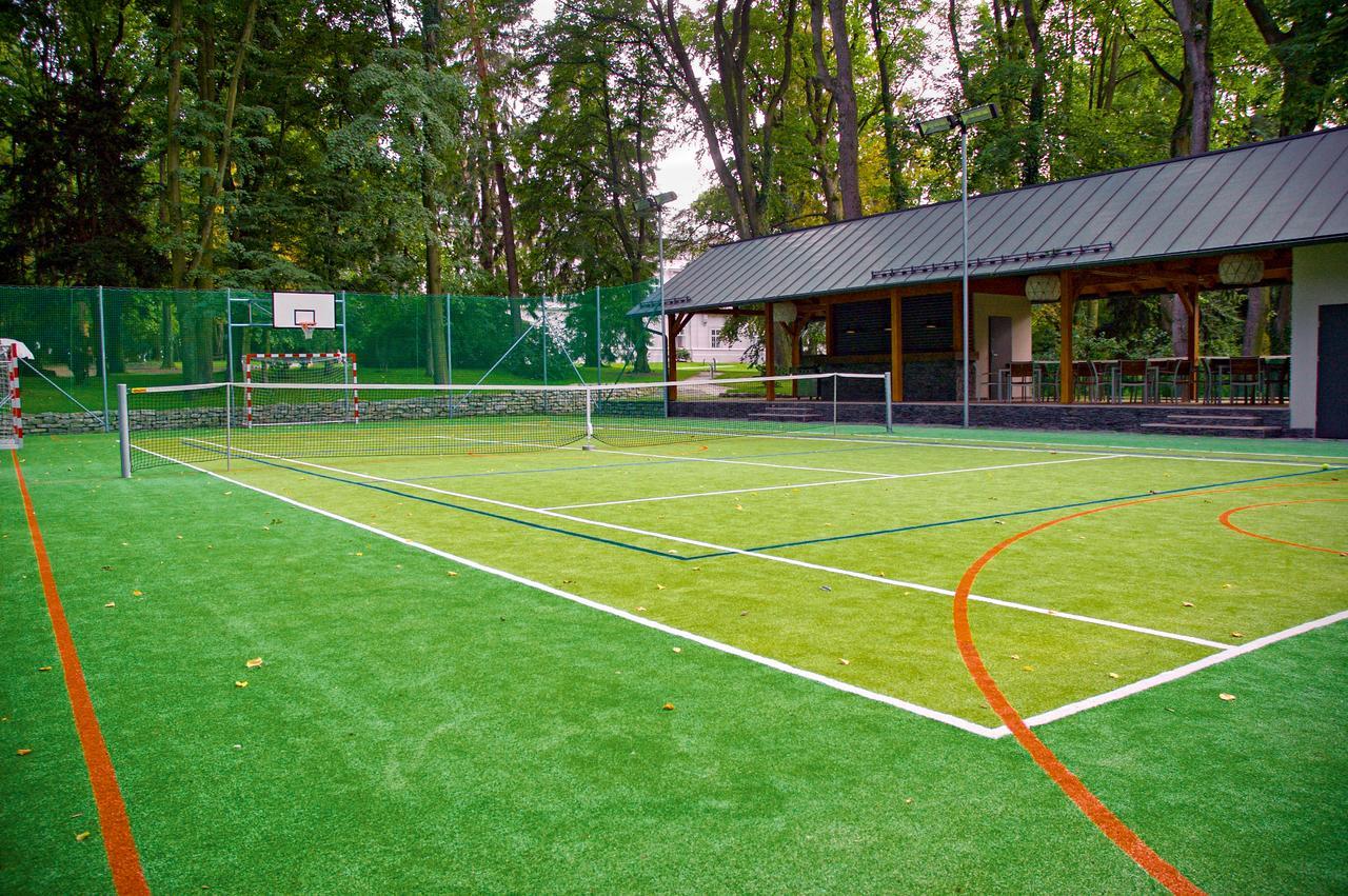 Zamek Ratmerice - Hotel & Resort Bagian luar foto